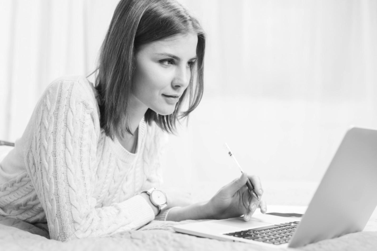 Simulare și testare scenarii de risc financiar